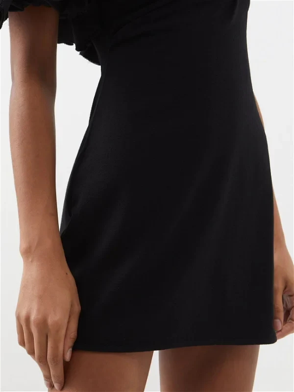 JACQUEMUS La Duna Ruffled Trim Mini Little Black Dress - Imagen 3