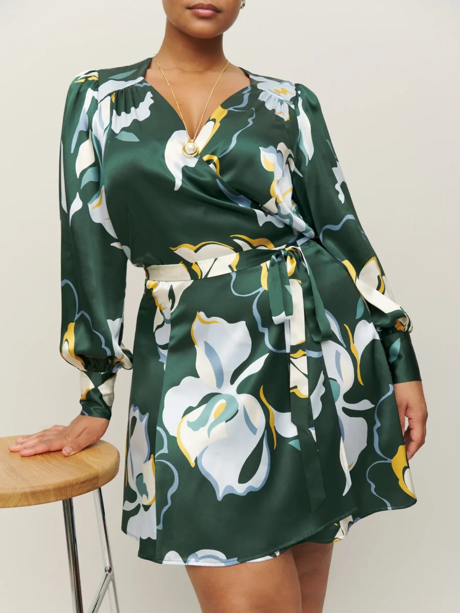 Reformation Floral Green Chrisley Silk Wrap Dress - Imagen 7