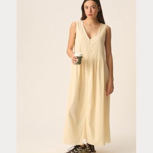 Vestido largo sin mangas vainilla