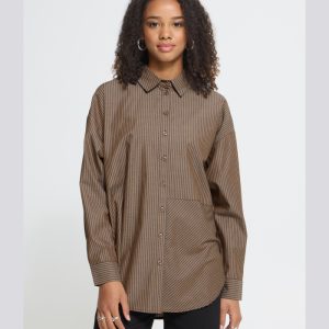 Camisa larga de rayas marrones