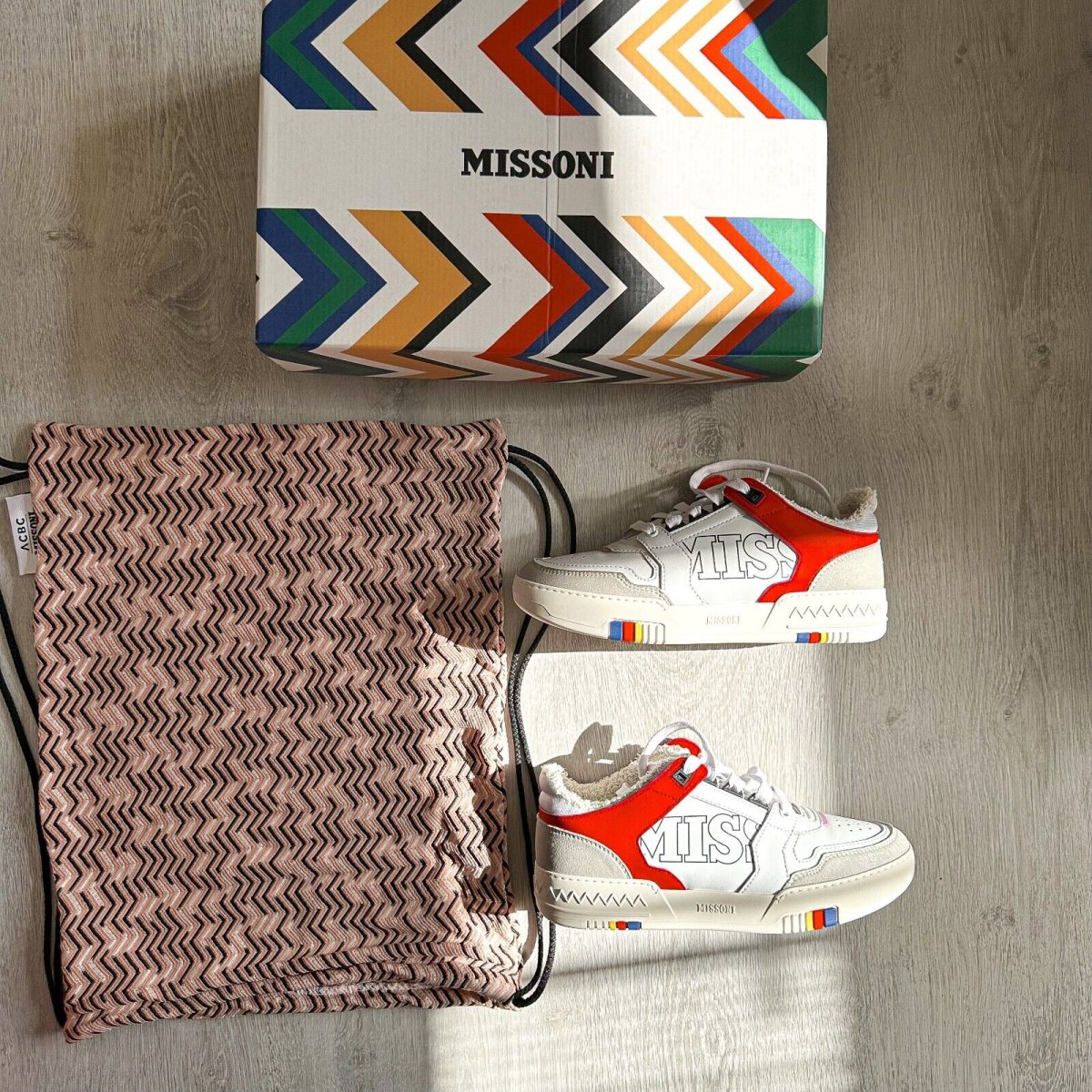 MISSONI Logo 90 White Red Trainers Sneakers + Chevron Bag - Imagen 2