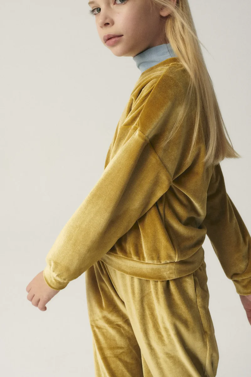 Sudadera unisex en terciopelo amarillo - Imagen 4