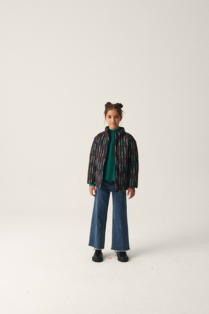 Abrigo unisex plumífero corto con estampado de rayas negro - Imagen 6