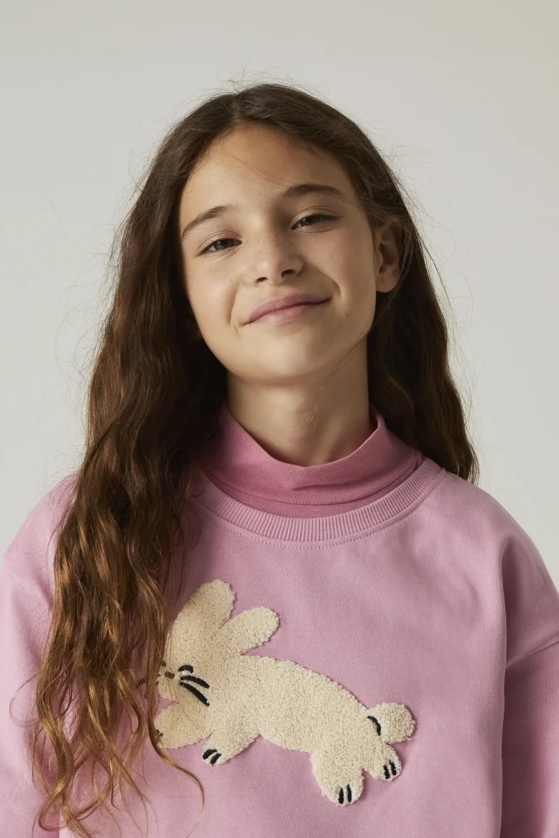 Sudadera unisex de felpa con gráfica de conejo - Imagen 4