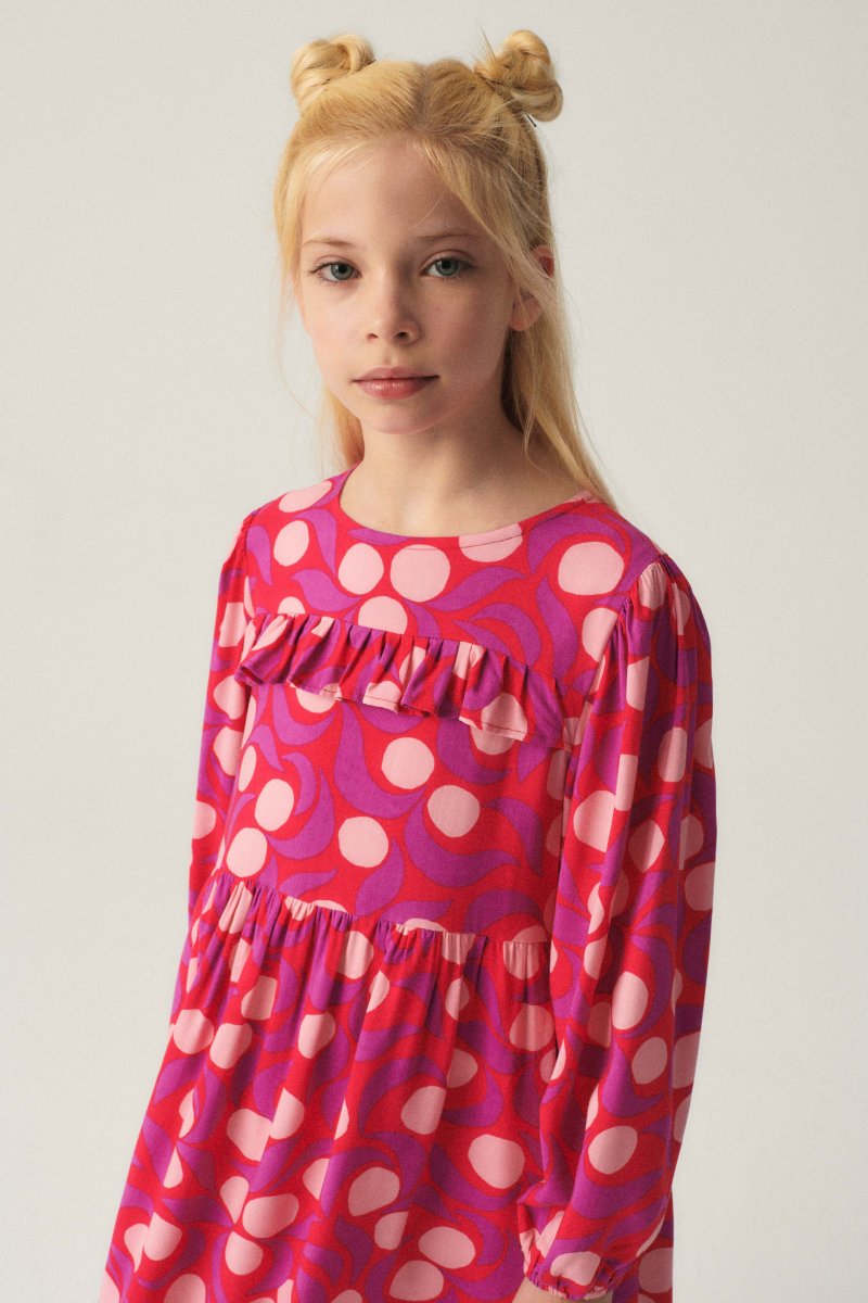 Vestido midi de niña con volante y estampado fantasía rosa - Imagen 8