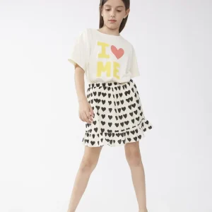 Falda corta de niña estampado corazones