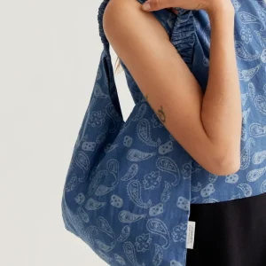 Bolso vaquero azul con estampado Paisley