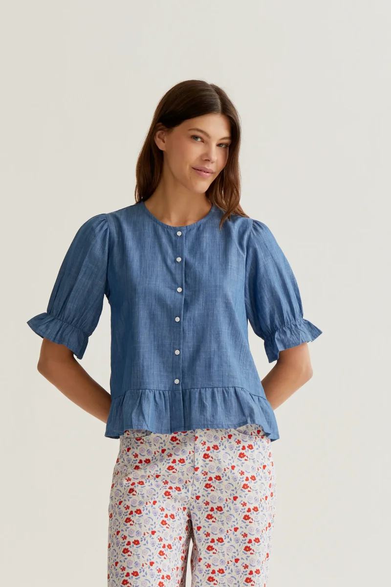 Camisa 100% algodón chambray azul claro.
