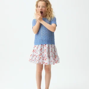 Jersey de niña con bordado azul