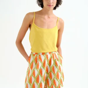 Top básico de tirantes amarillo