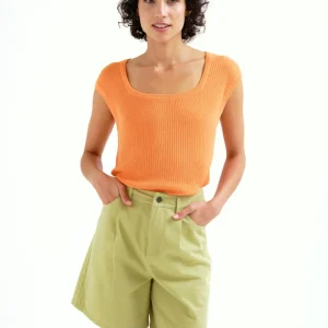 Top punto naranja