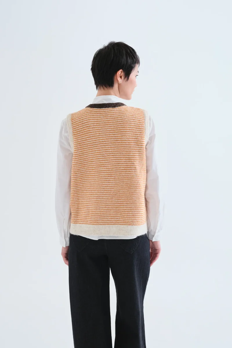 Chaleco de punto con estampado de rayas naranja y blanco - Imagen 3