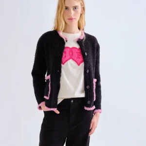 Cárdigan negro con detalles rosa