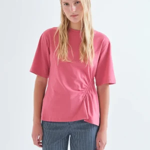 Camiseta 100% algodón rosa con detalle en cintura