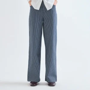 Pantalón vaquero con rayas azul y blanco
