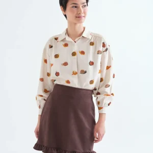 Camisa con estampado de caracoles