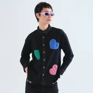 Camisa vaquera negra con estampado Candy