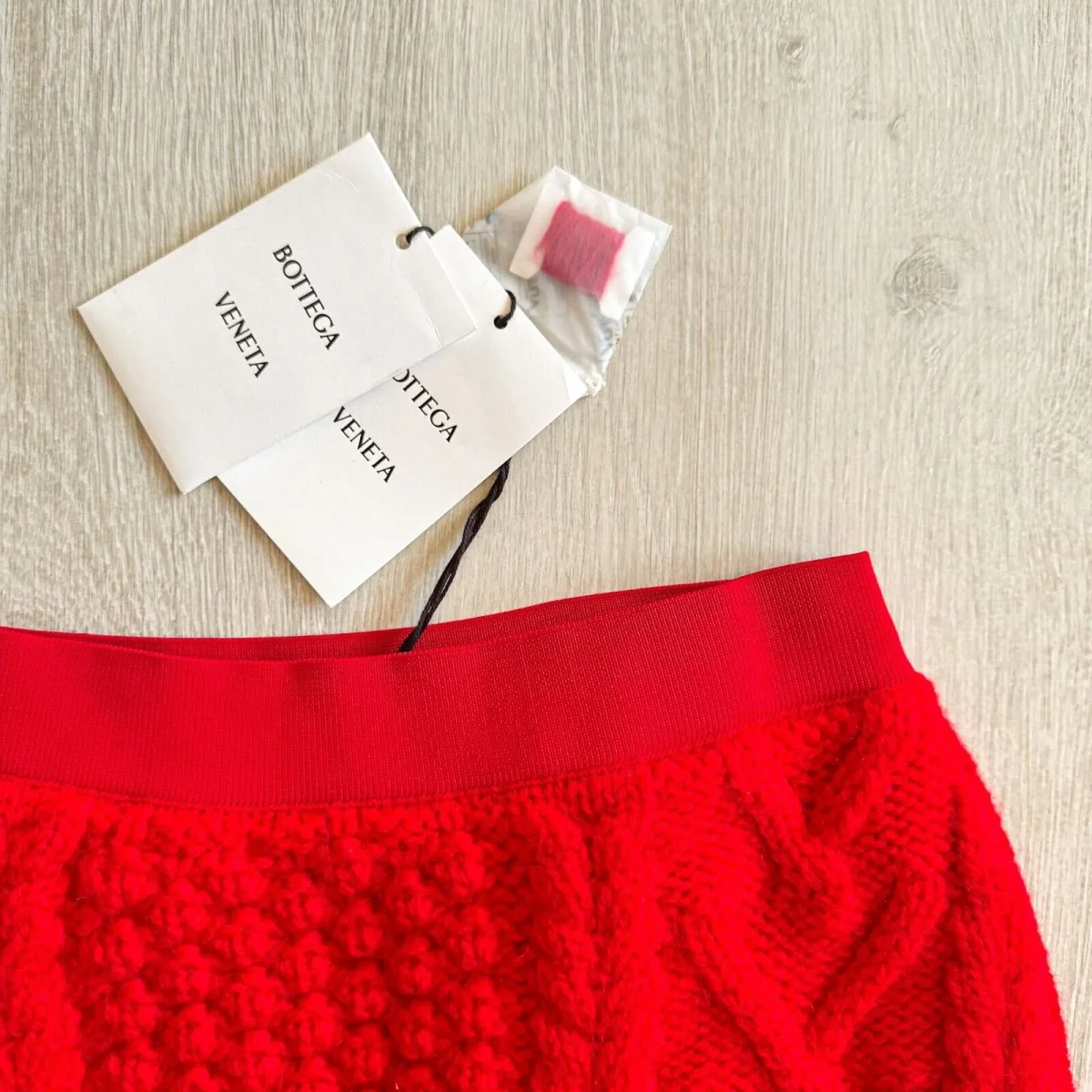 Bottega Veneta Red Cable Knit Shetland Wool Tweed Mini Skirt - Imagen 8