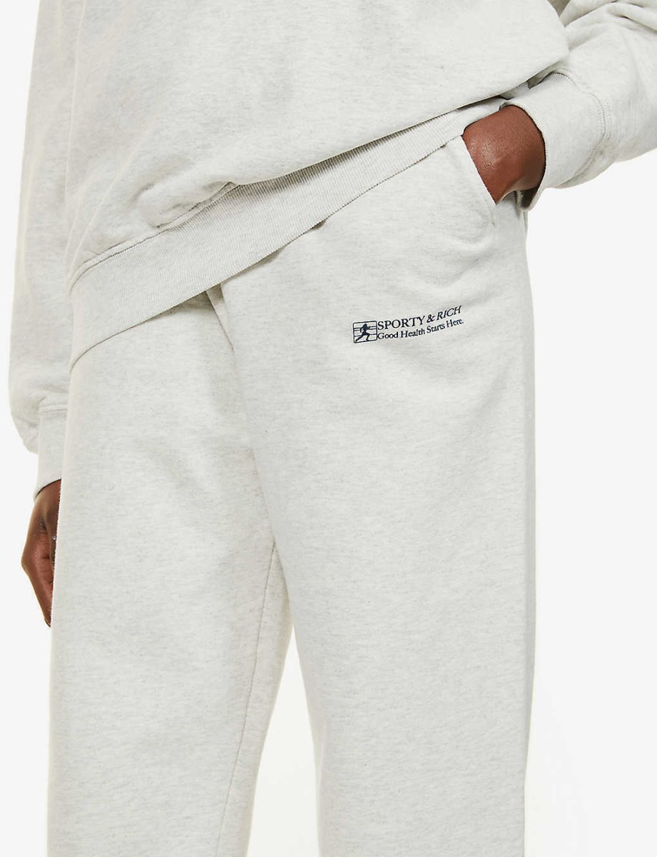 SPORTY & RICH Good Health Heather Grey Joggers - Imagen 2