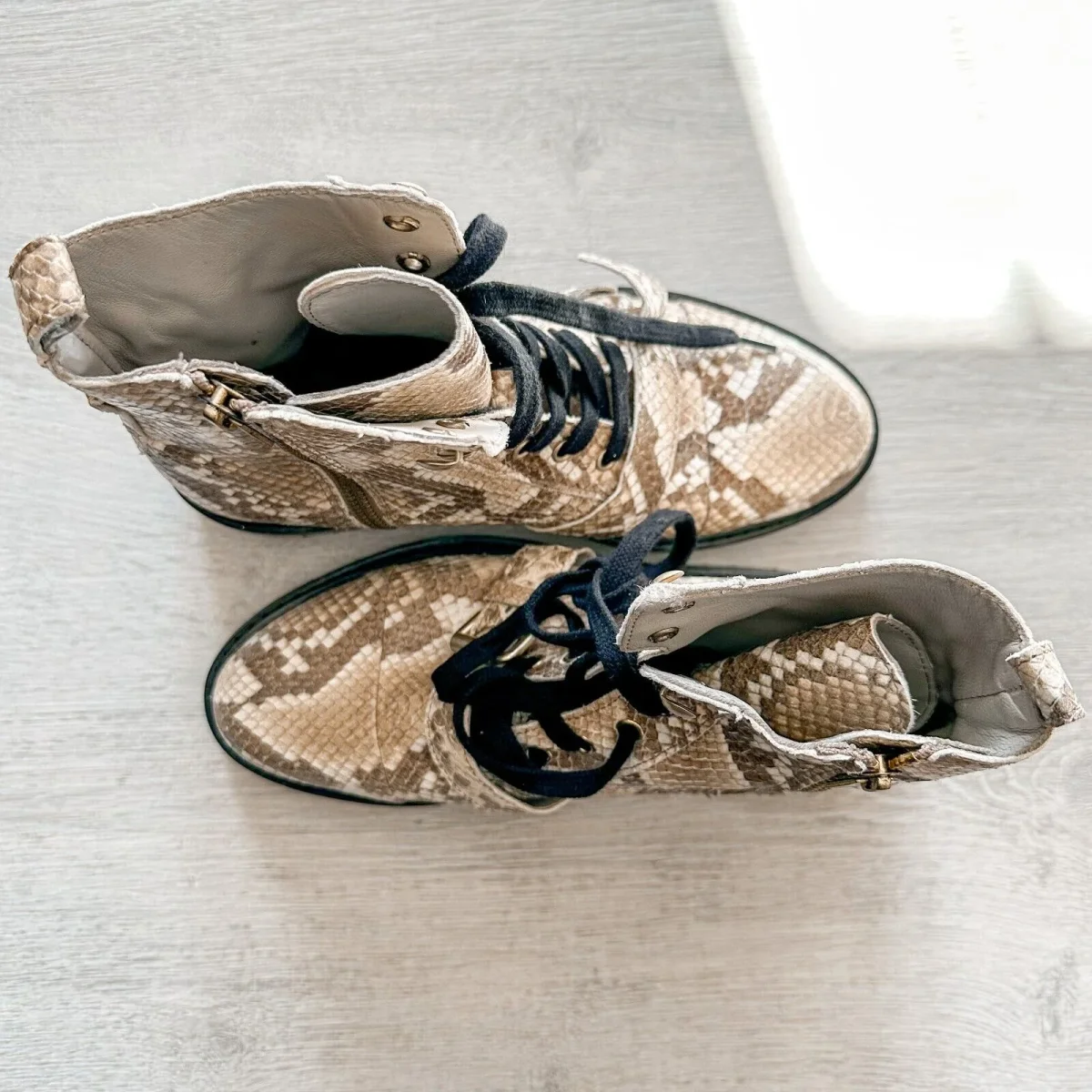 ALLSAINTS Combat Snake Print Lace Zip Chunky Heel Ankle Donita Boots - Imagen 7