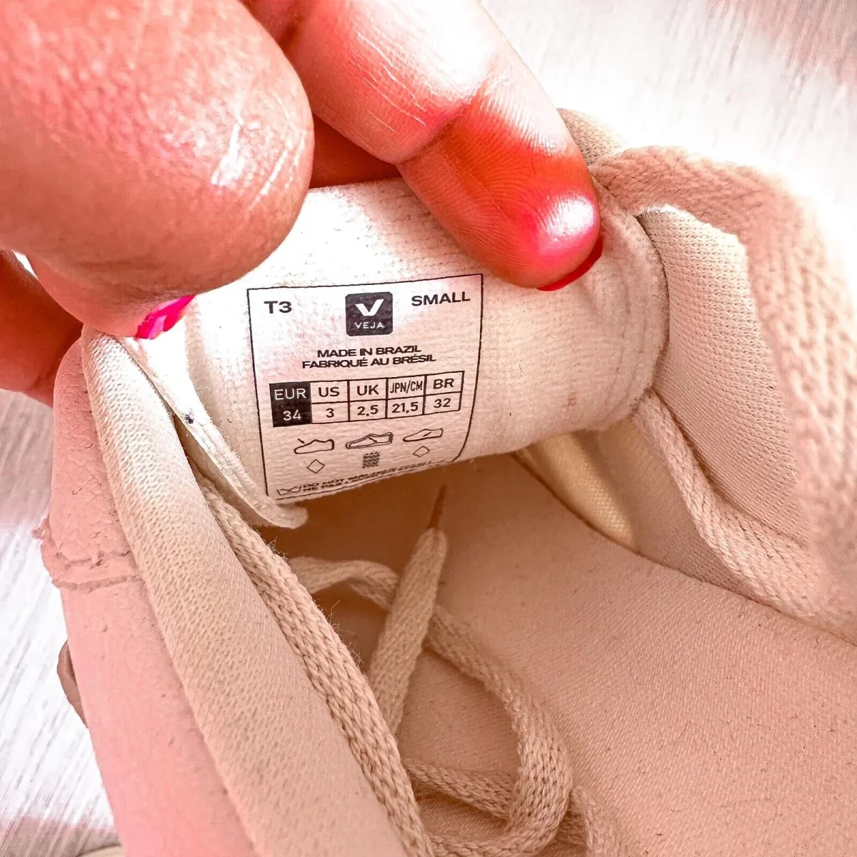 VEJA White Grey Green V Logo Trainers - Imagen 8