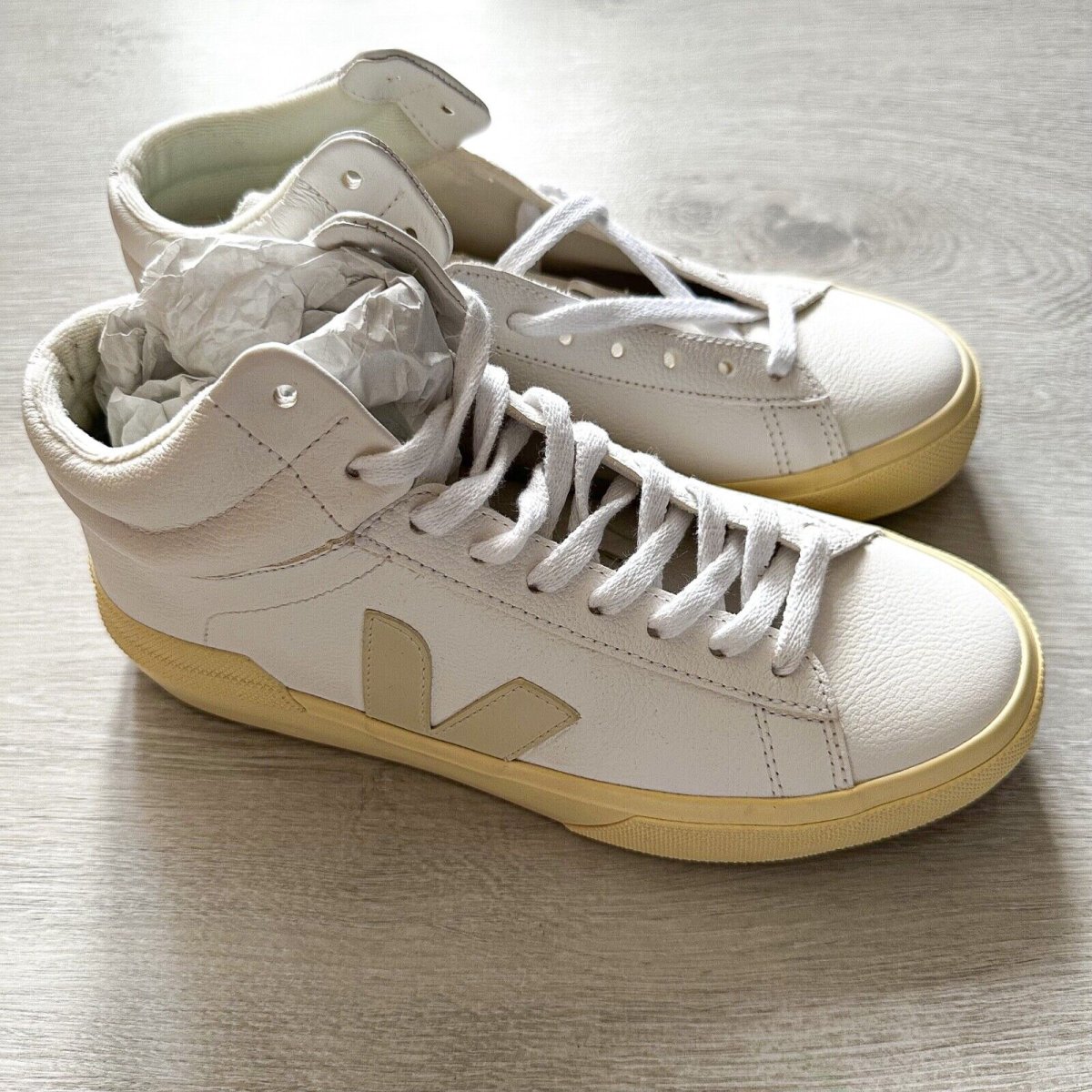 VEJA Minotaur White Leather High Top Trainers - Imagen 6