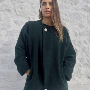 Abrigo verde botón