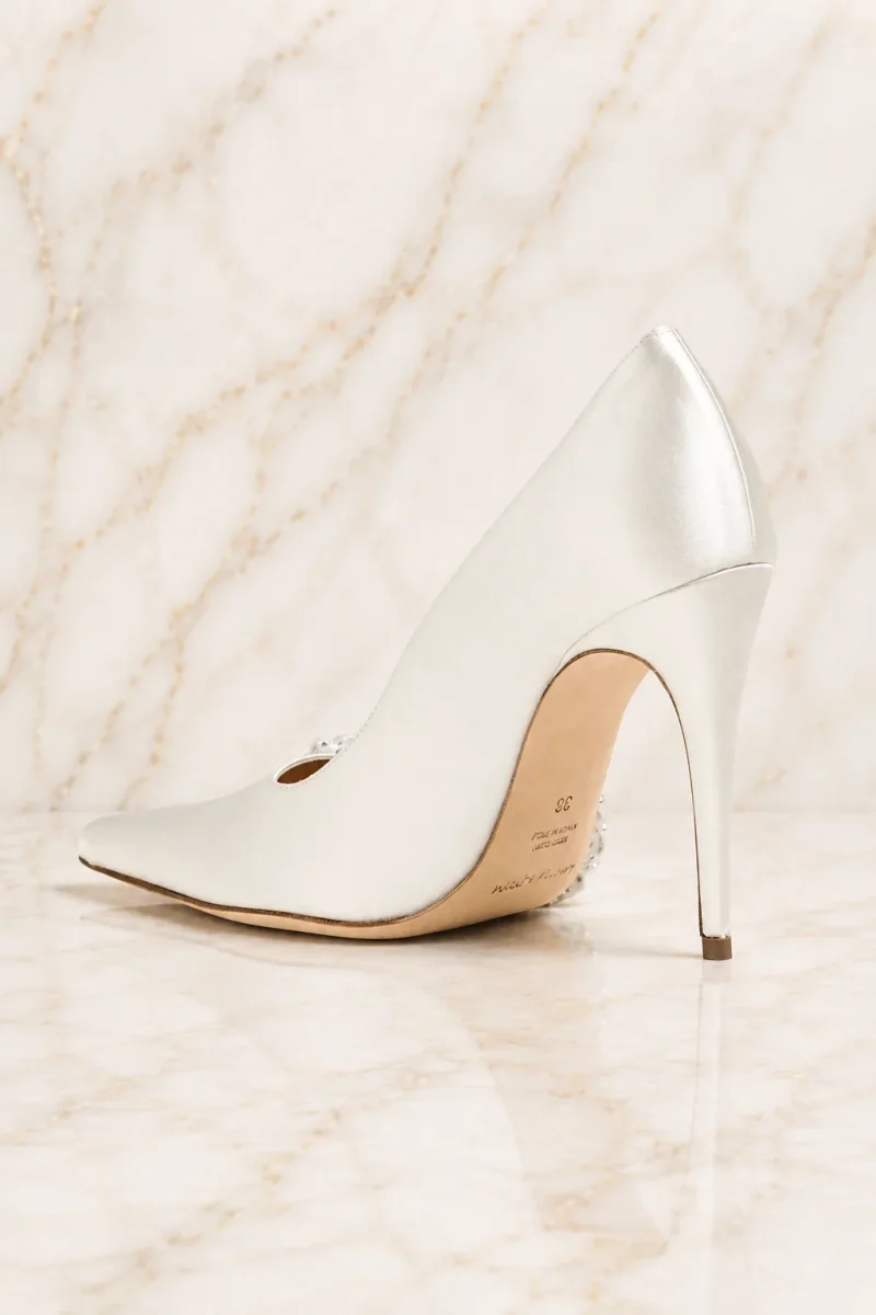 Magda Butrym White Crystal Embellished Satin Pumps - Imagen 5