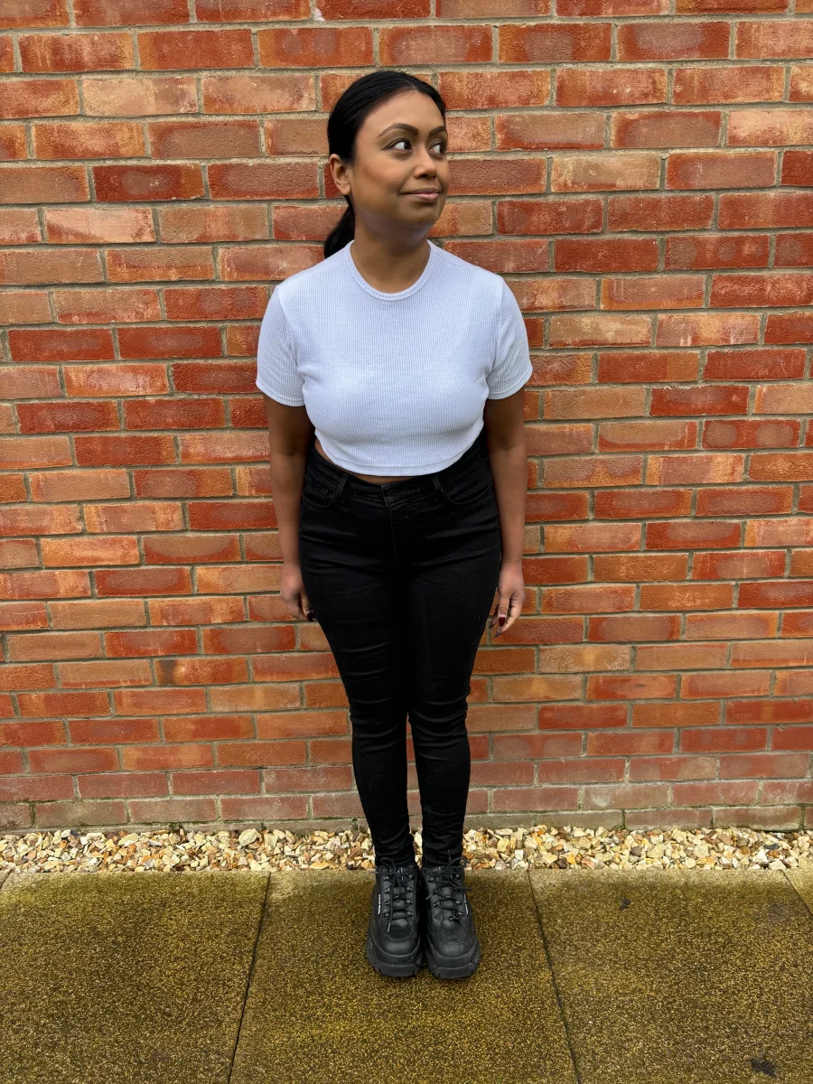 THE FRANKIE SHOP White Ribbed Knit Cotton Nico Cropped Top - Imagen 8