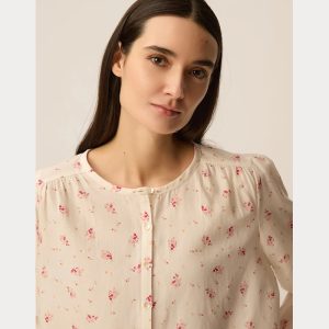 Blusa con florecitas rosas