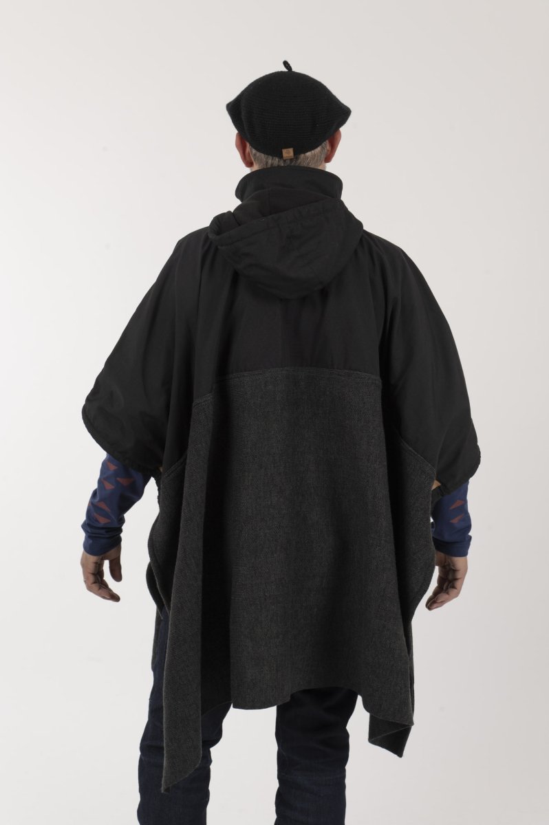 Poncho Taita Unisex Negro/Marengo - Imagen 5