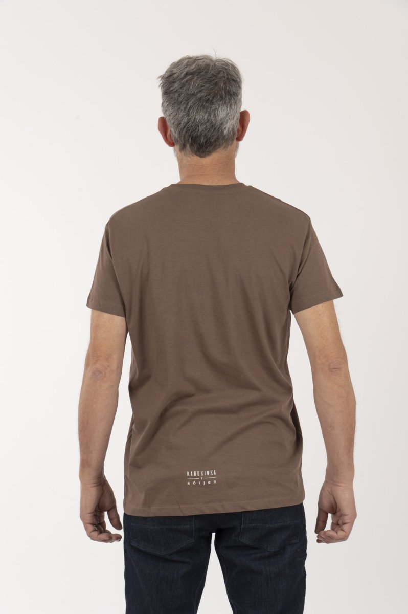 Polera Parque Kawesqar Hombre – Café - Imagen 4