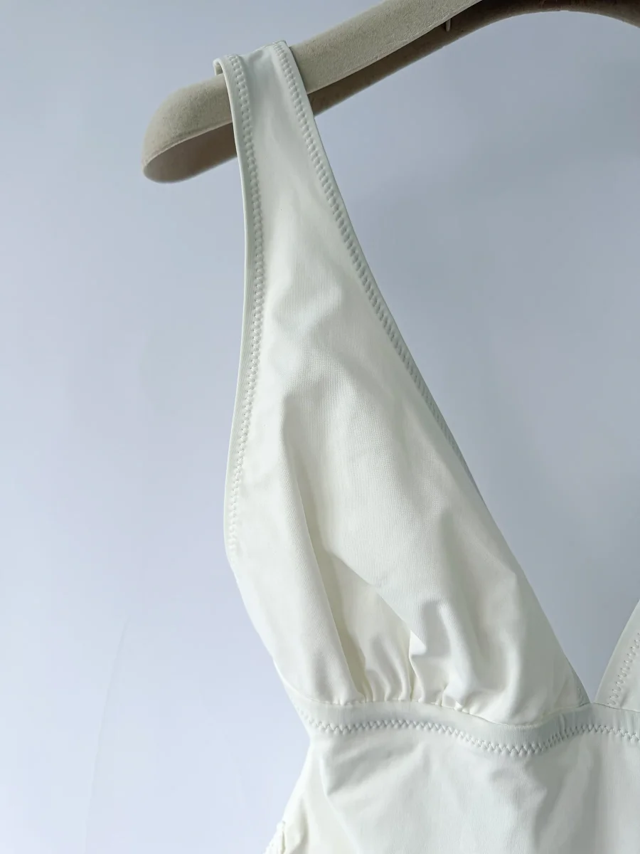 Pain De Sucre Cream Crochet Hip Sides V-neck Swimsuit - Imagen 4