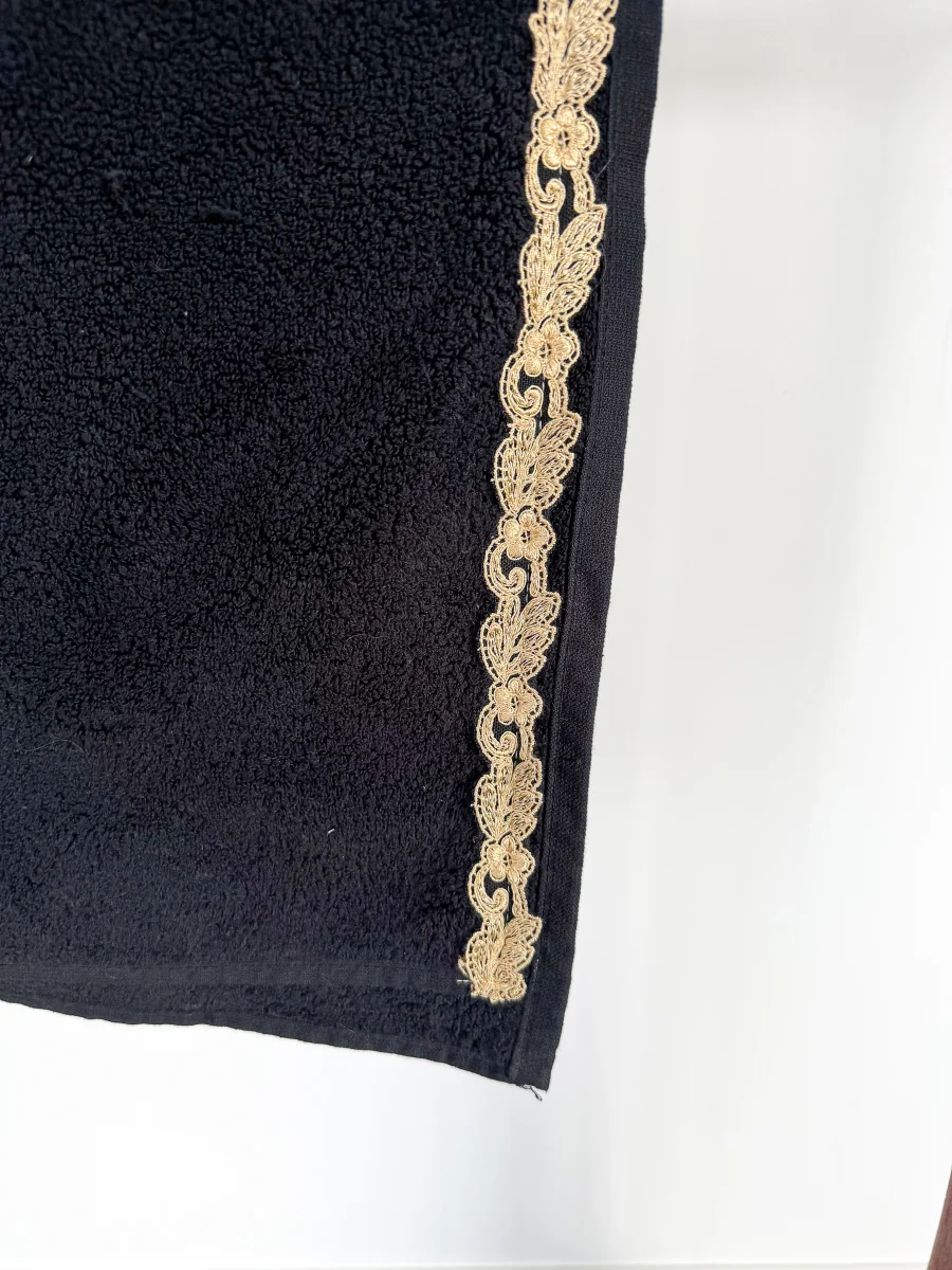 La Perla Black Towel Gold Lace Trim Towel - Imagen 3