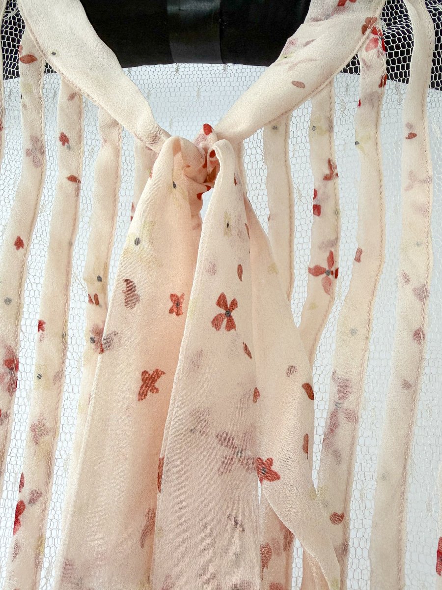 Red Valentino Bow Tie Sheer Floral Detail Blouse - Imagen 4