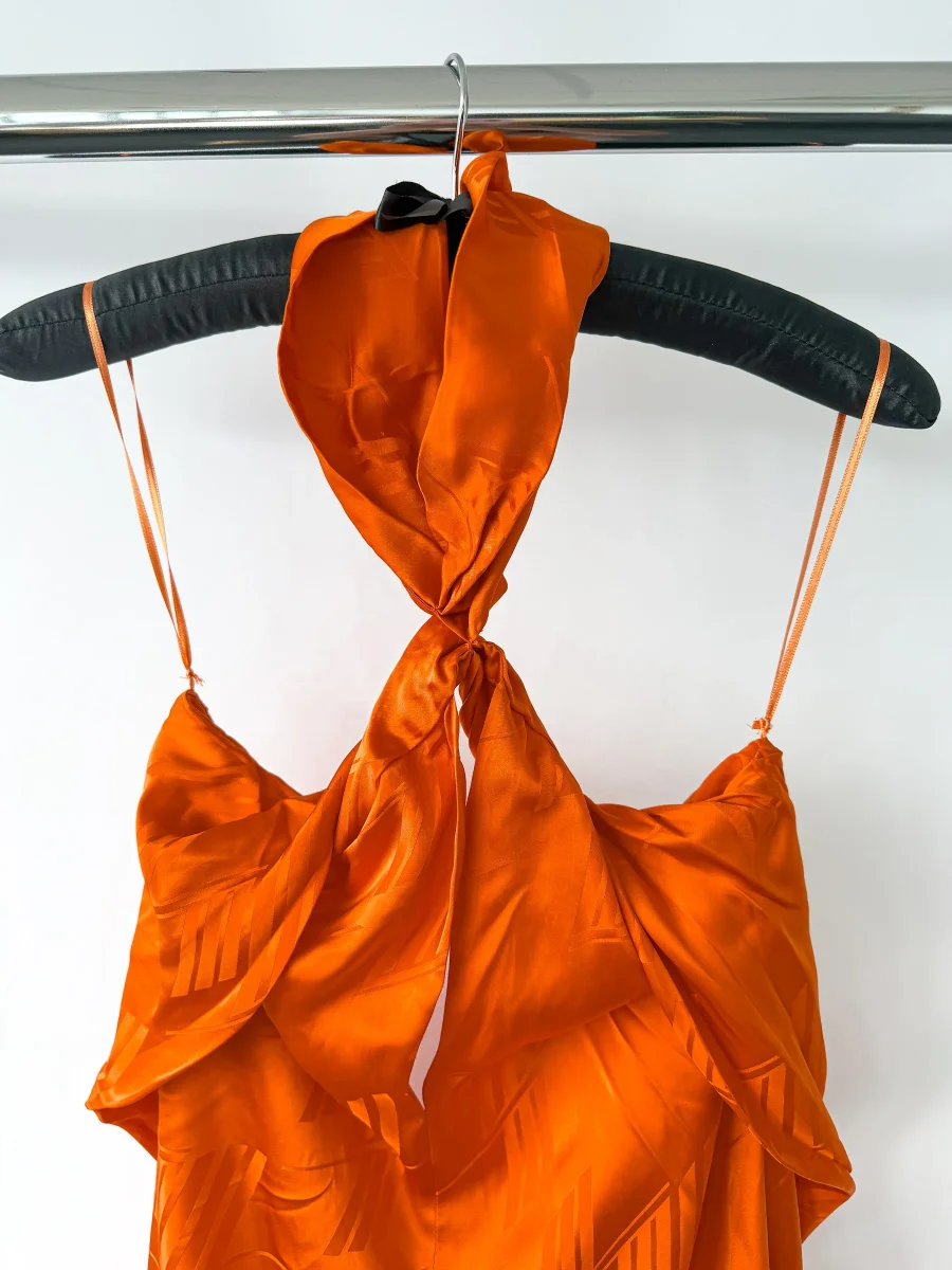 The Attico Orange Becky Halterneck Satin Mini Dress - Imagen 9