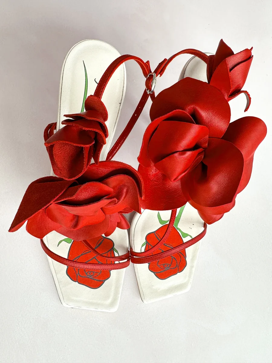 Magda Butrym Red Flower Leather Detail Sandal High Heels - Imagen 8