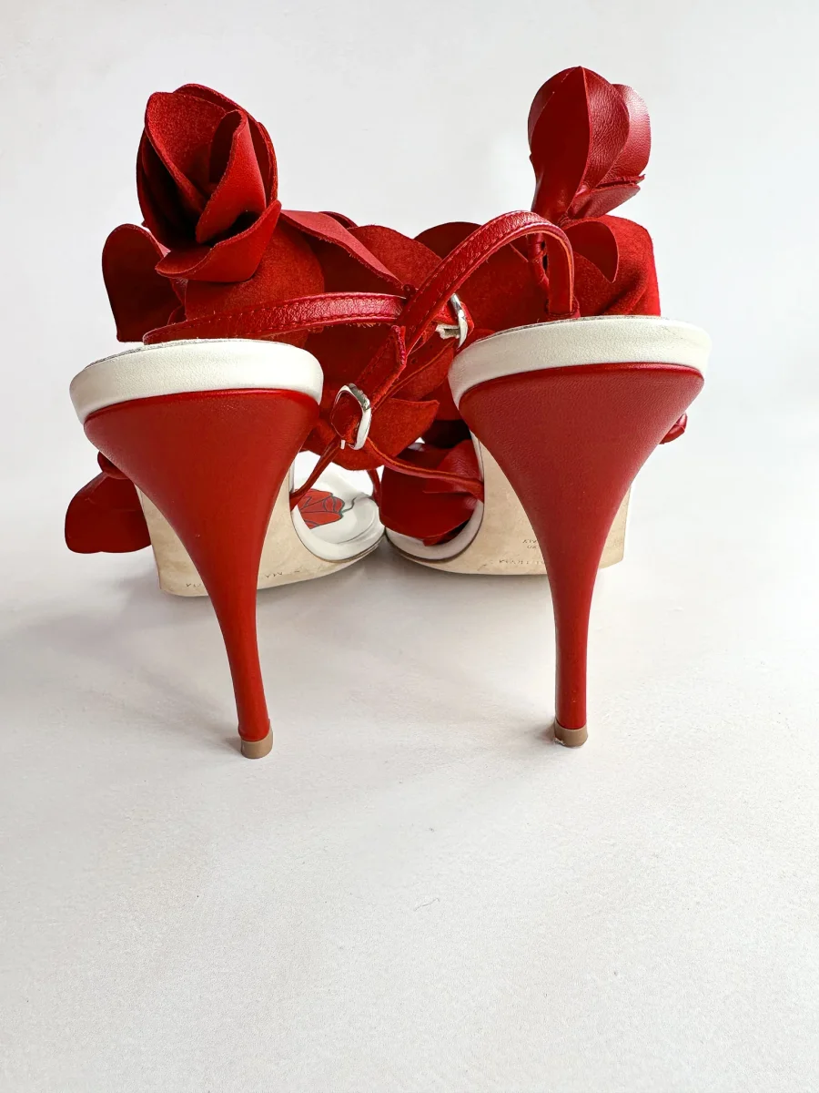 Magda Butrym Red Flower Leather Detail Sandal High Heels - Imagen 9