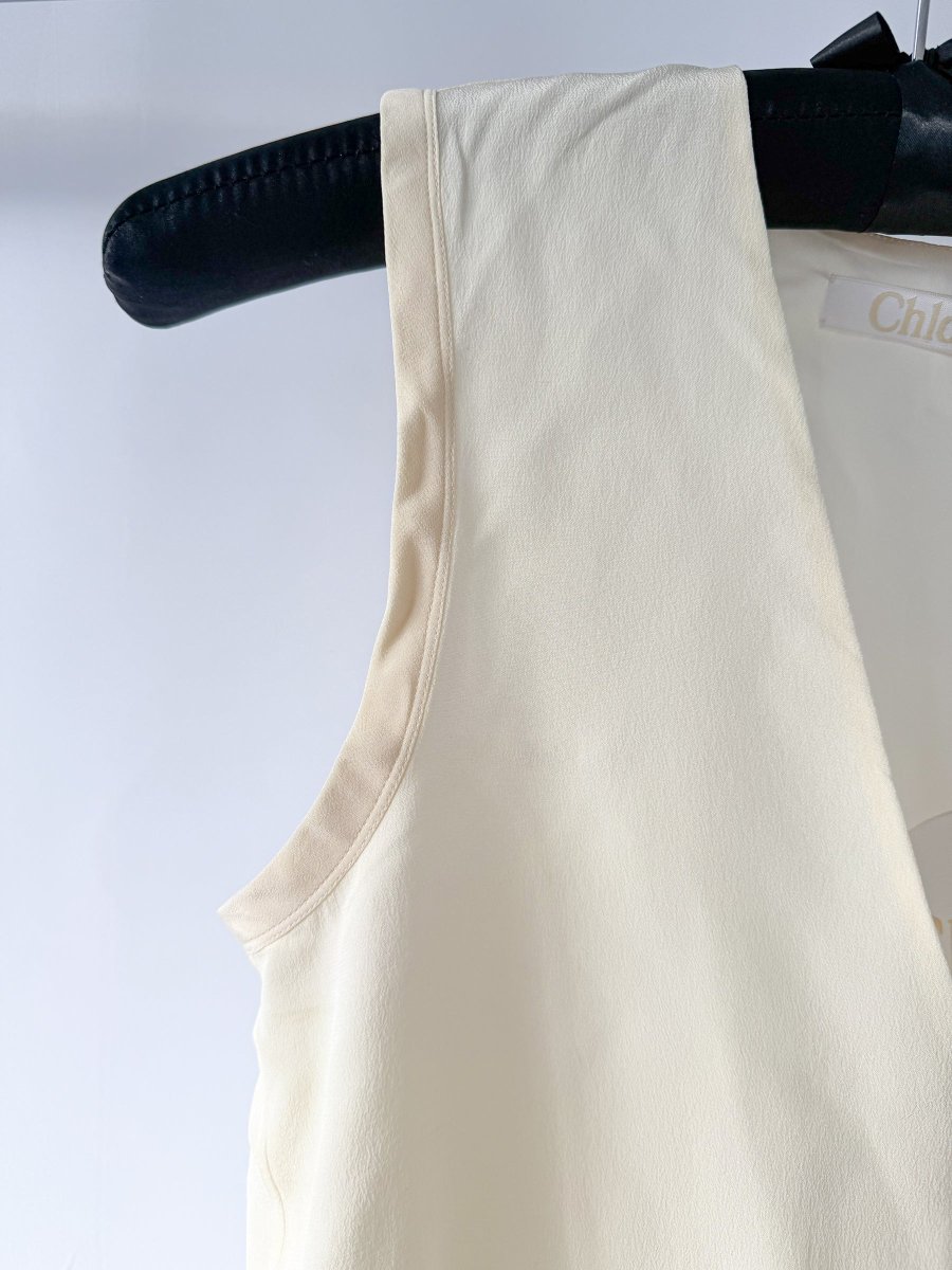 Chloe Buttercream V-Neck Sleeveless Blouse - Imagen 6