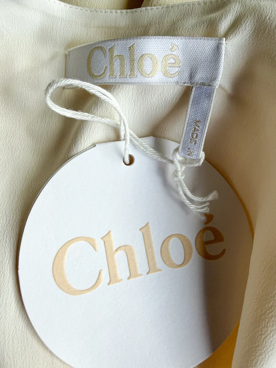 Chloe Buttercream V-Neck Sleeveless Blouse - Imagen 4