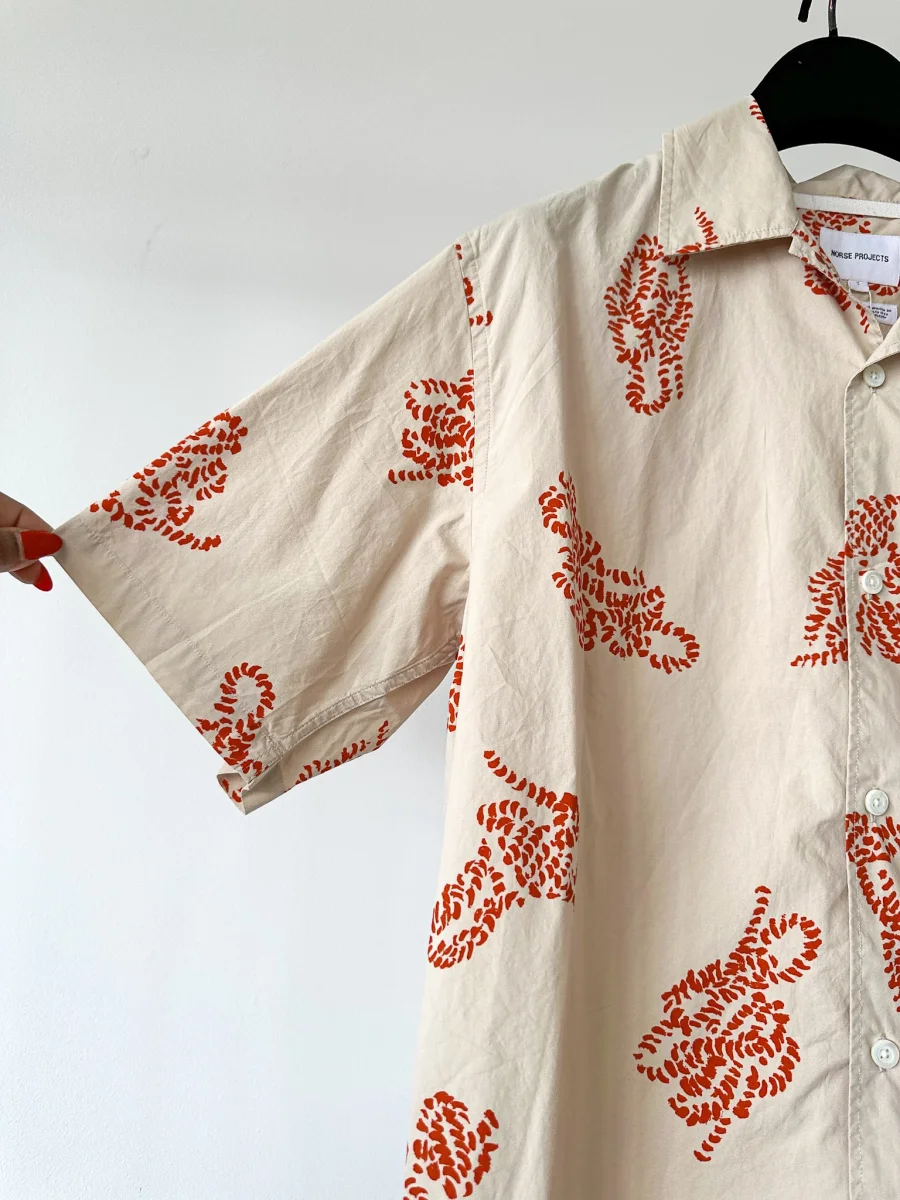 Norse Projects Carsten Print Oatmeal Vintage Inspired Short Sleeved Vacation Shirt - Imagen 8