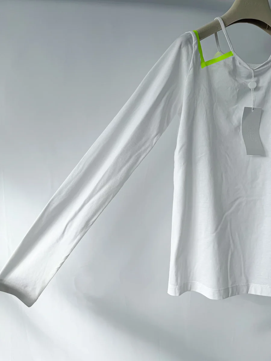 Maison Margiela 1 White Long Sleeve Cold Shoulder Neon Detail Top - Imagen 4