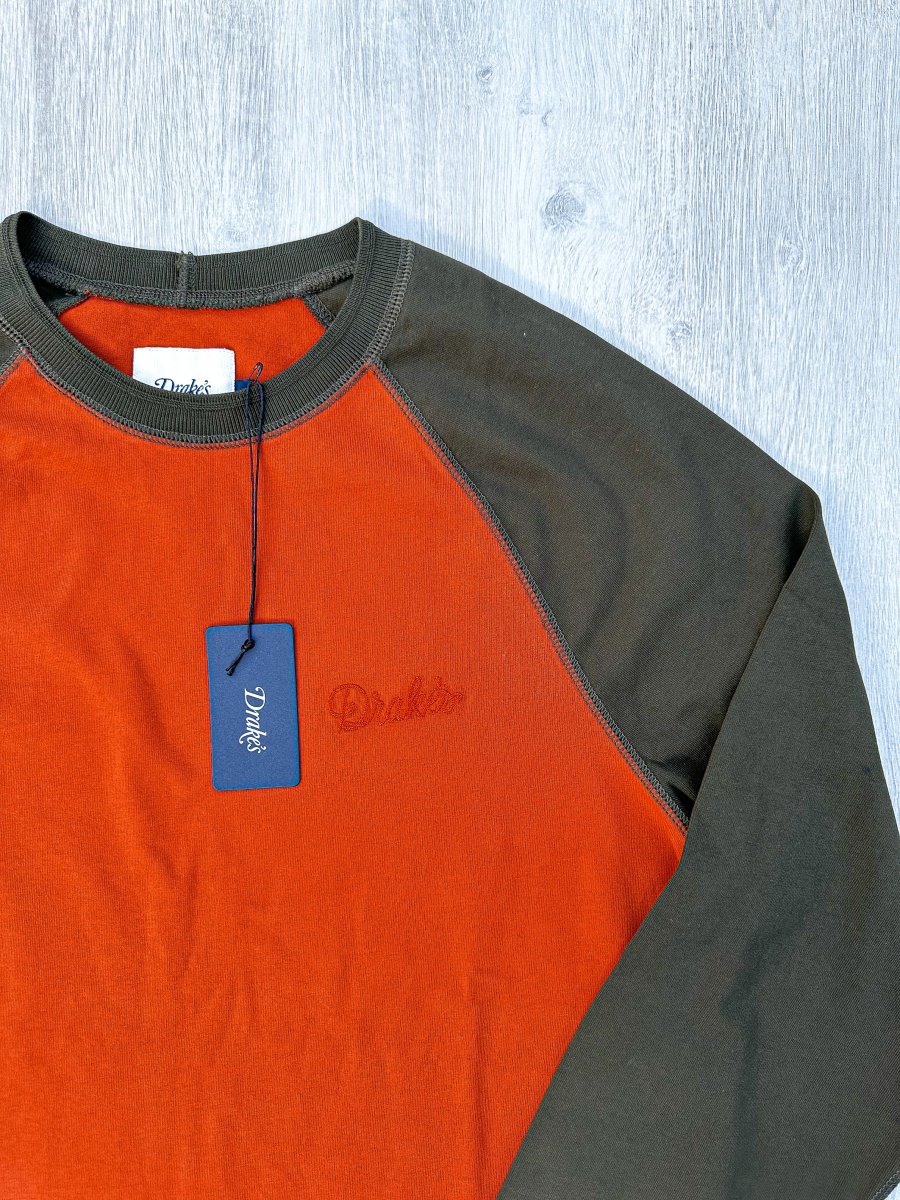 Drake's Rust & Green Long Sleeve Hiking Tee With Chain Stitch Logo - Imagen 5