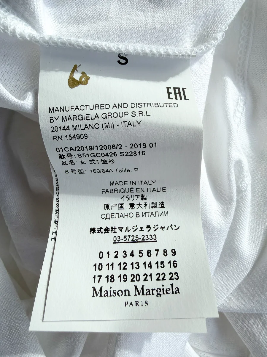 Maison Margiela 1 White Long Sleeve Cold Shoulder Neon Detail Top - Imagen 9