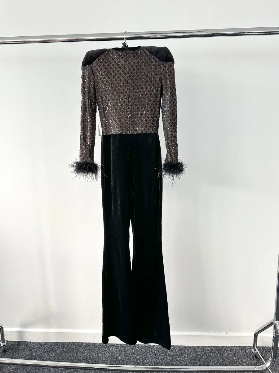 NADINE MERABI Black Monique Sequinned Lace Detail Feather Cuff Jumpsuit - Imagen 4