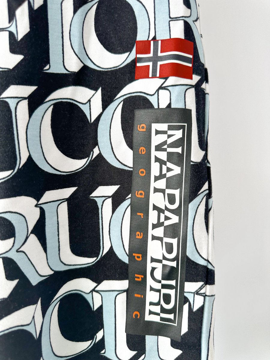 Napapijri X Fiorucci Allover Logo Print Biker Shorts - Imagen 5