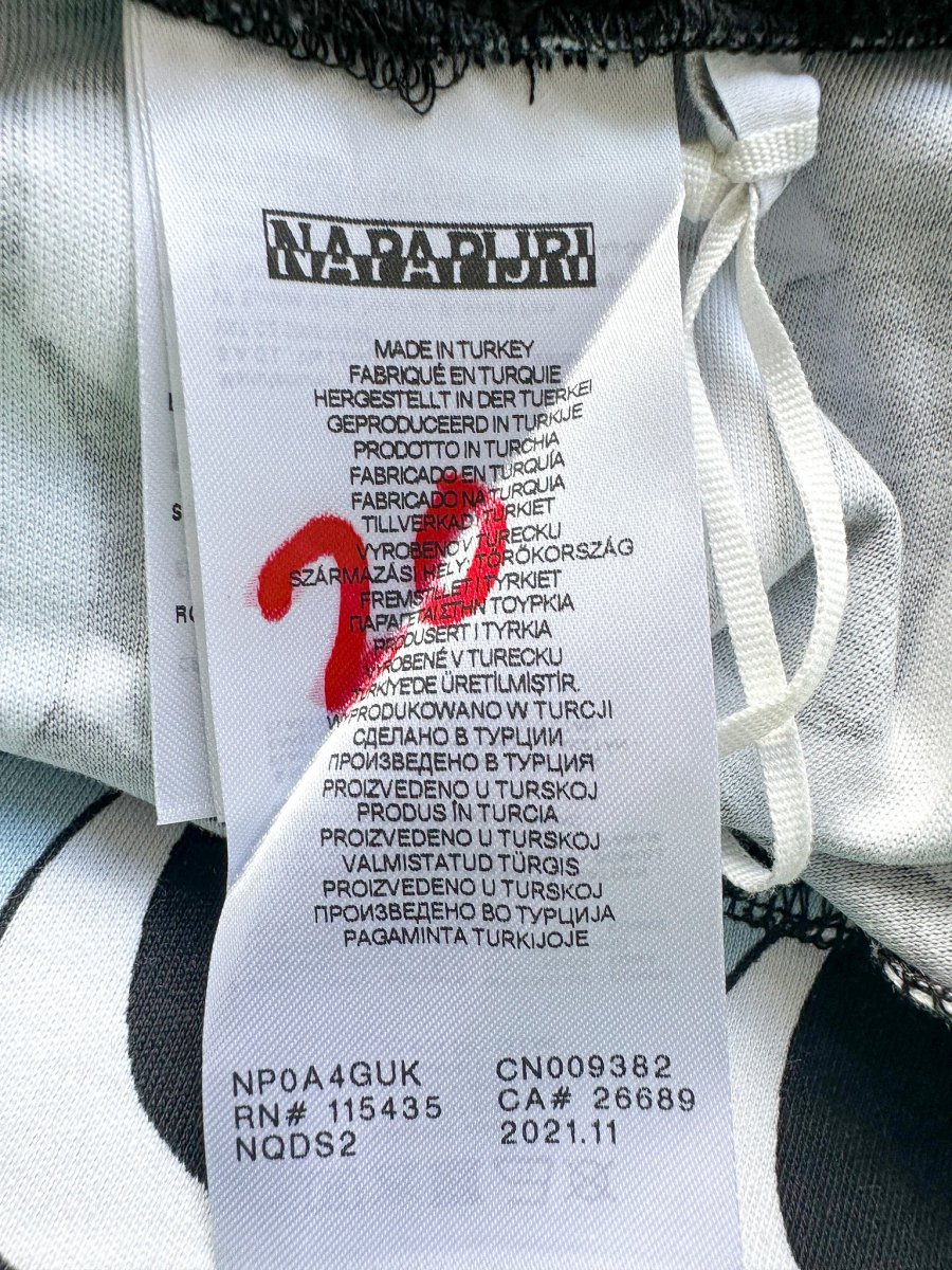 Napapijri X Fiorucci Allover Logo Print Biker Shorts - Imagen 8
