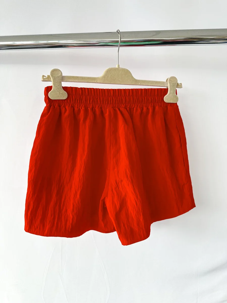David Koma Red Taffeta Mini Shorts - Imagen 4