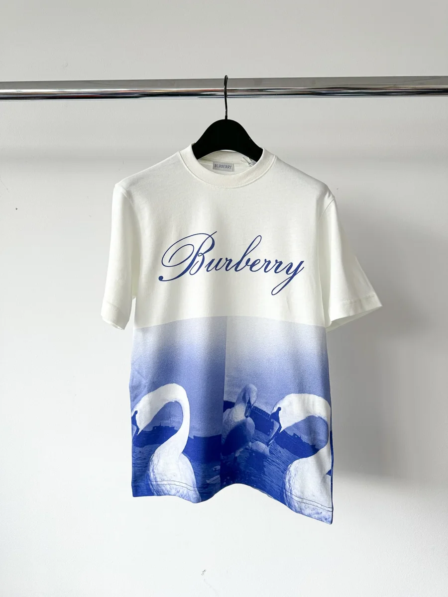 Burberry Swan Spell Out White T Shirt - Imagen 6