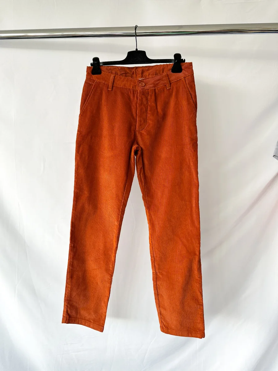 Folk Stanley Tapered Cord Trousers Pants In Rust - Imagen 2